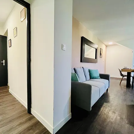 Family Duplex شقة *